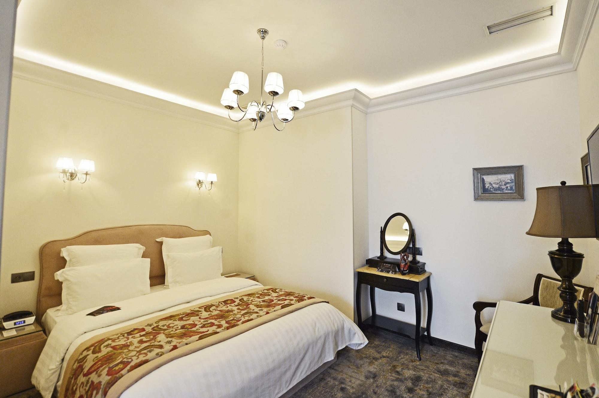 Ambassadori Hotel 5*